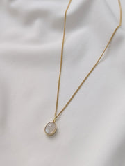 Kette Mondstein