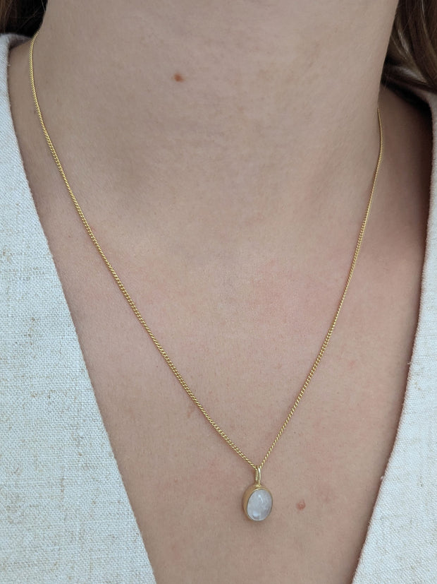 Kette Mondstein